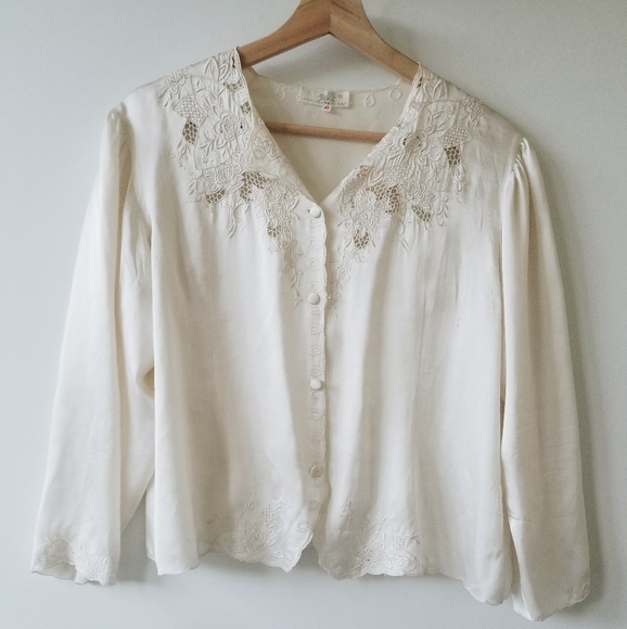 Vintage Tops - Vintage 1960s Chinese Silk Blouse Medium